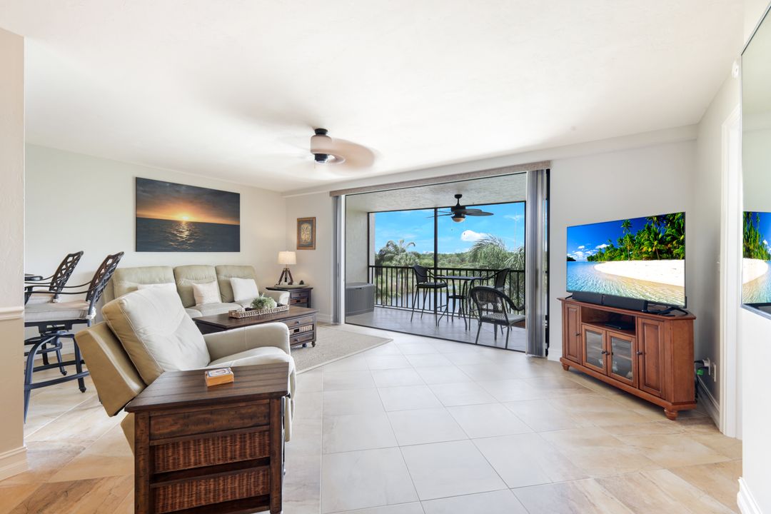 7119 Lakeridge View Court #302, Fort Myers, FL 33907