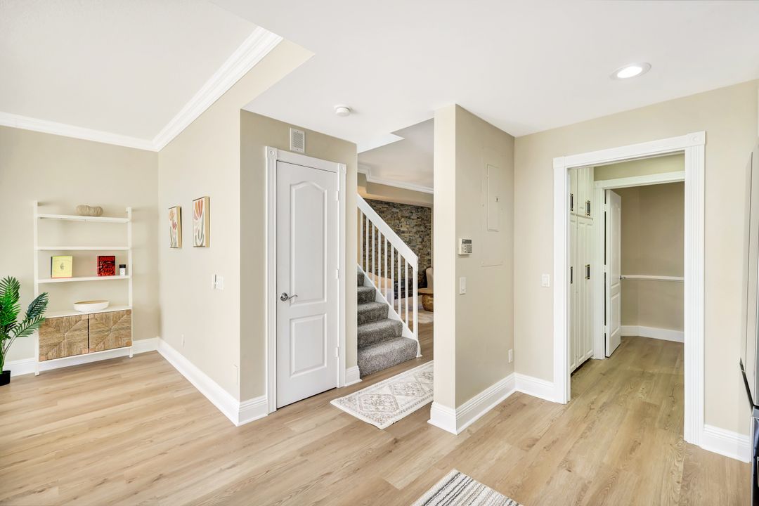 6210 Towncenter Cir, Naples, FL 34119