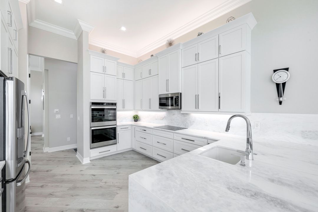 2179 Canary Island Cove, Naples, FL 34119