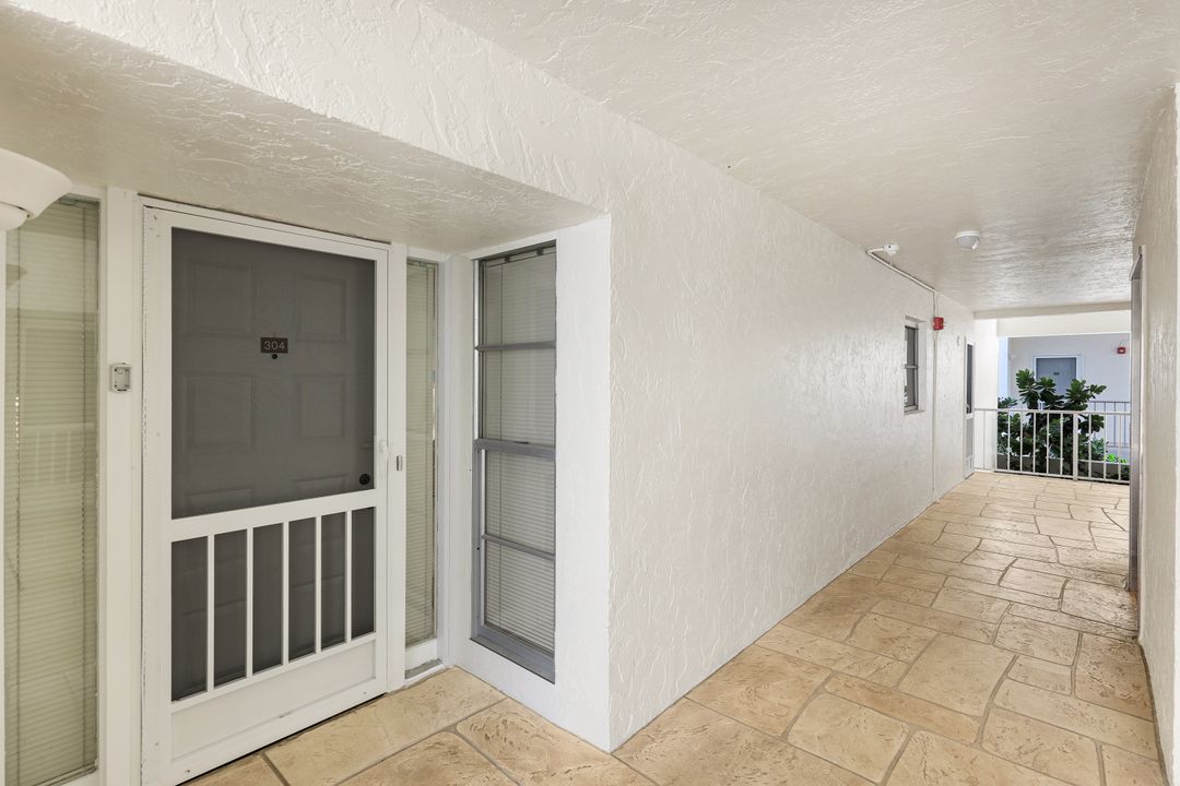 848 Collier Ct #304, Marco Island, FL 34145