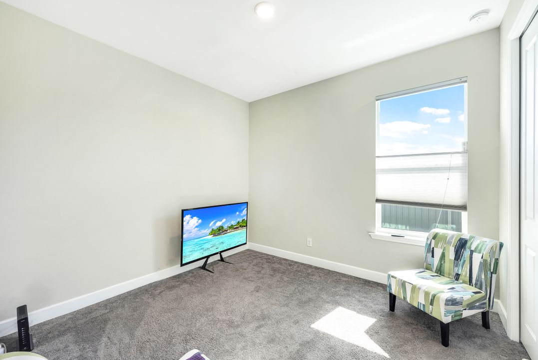 320 NE 7th Terrace, Cape Coral, FL 33909