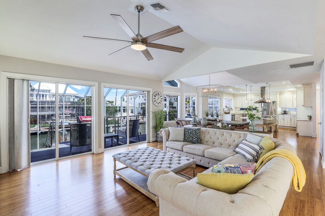 437 Tradewinds Ave, Naples, FL 34108