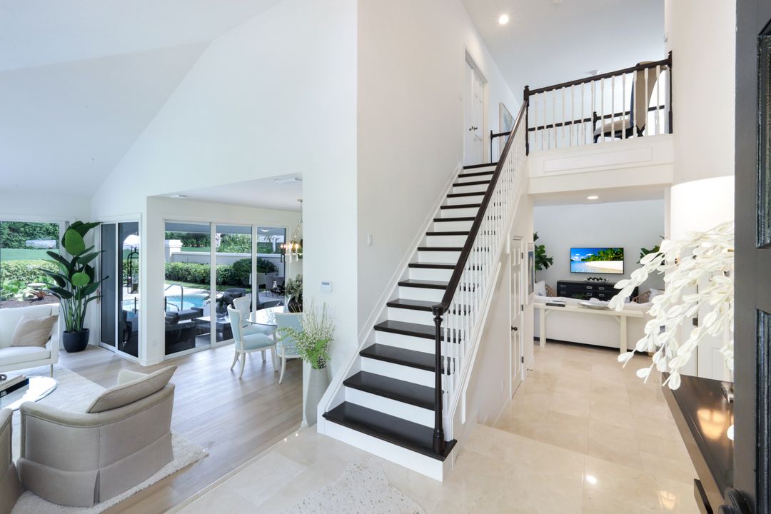 211 Via Napoli, Naples, FL 34105