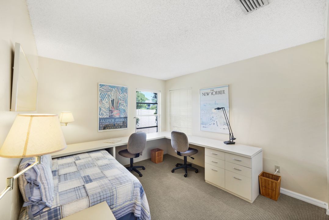 330 Bald Eagle Dr, Naples, FL 34105