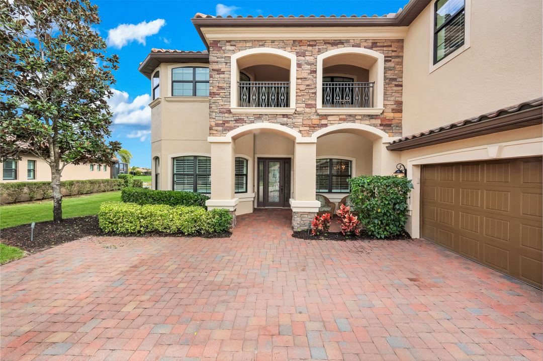 28647 Lisburn Ct, Bonita Springs, FL 34135