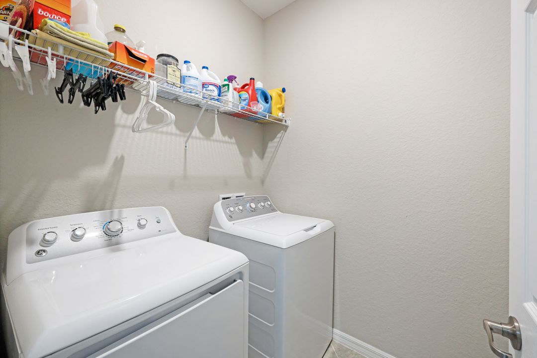 2028 Wellington St, Naples, FL 34120