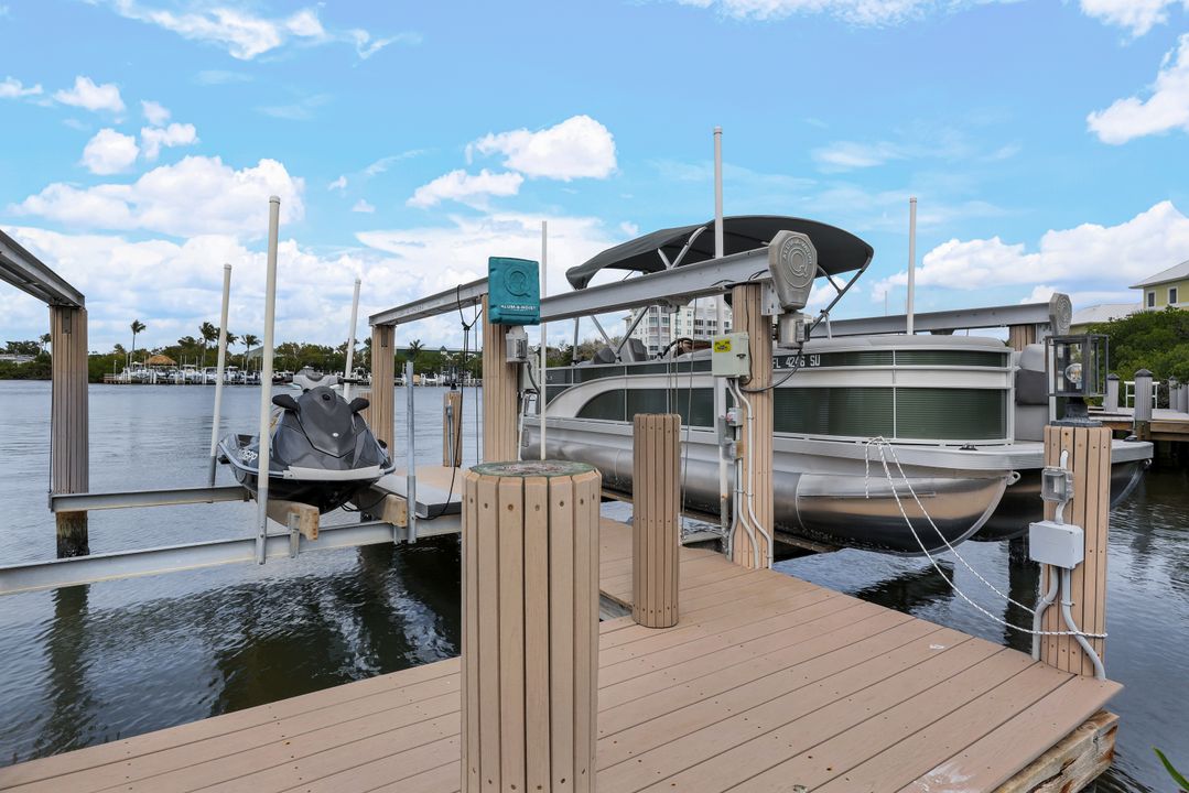 201 San Mateo Dr, Bonita Springs, FL 34134