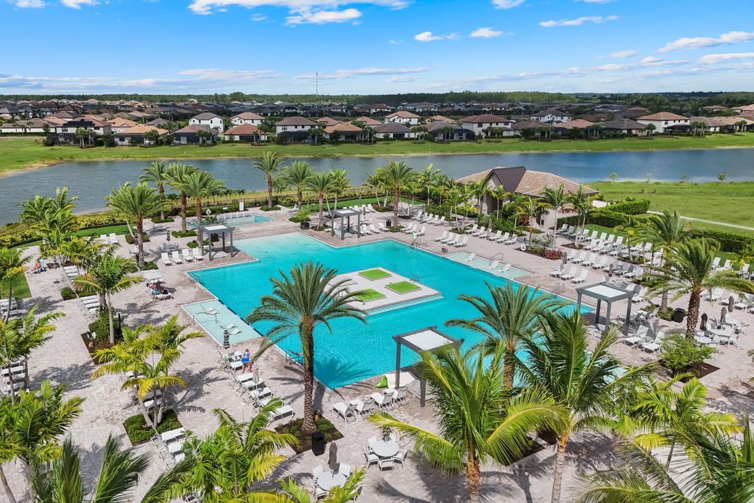 19232 Gentry Pl, Estero, FL 33928