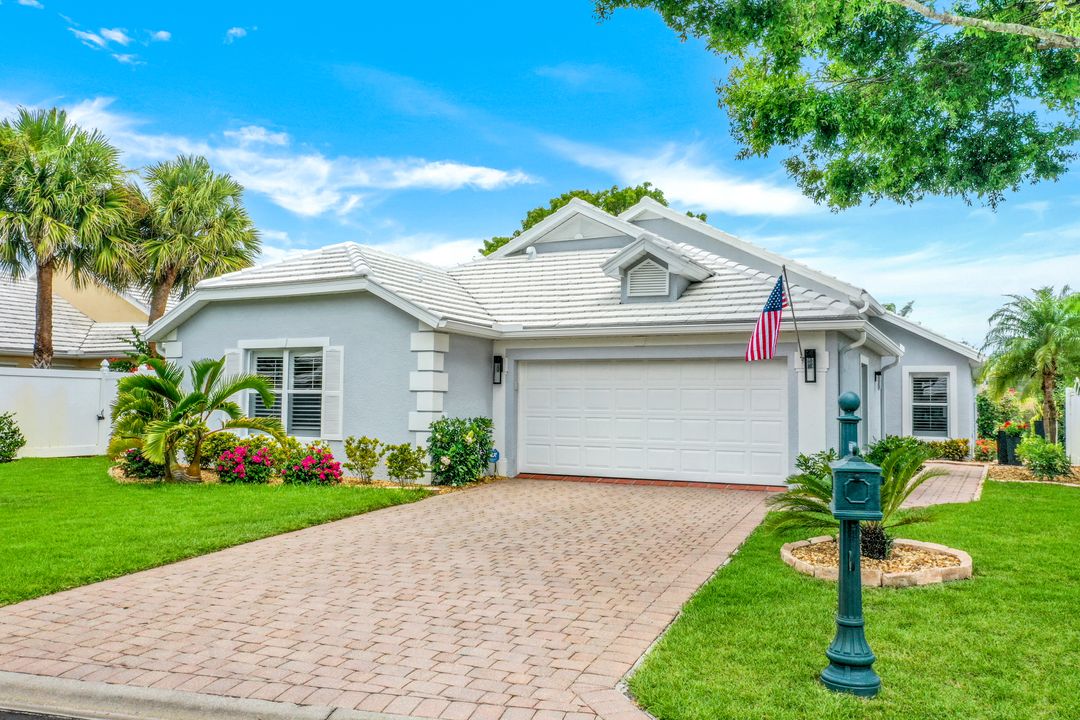 1343 Old Oak Ln, Naples, FL 34110