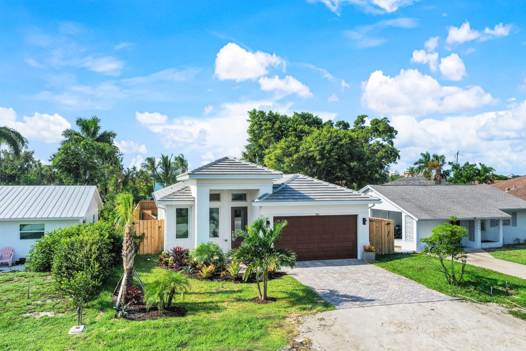 662 105th Ave N, Naples, FL 34108