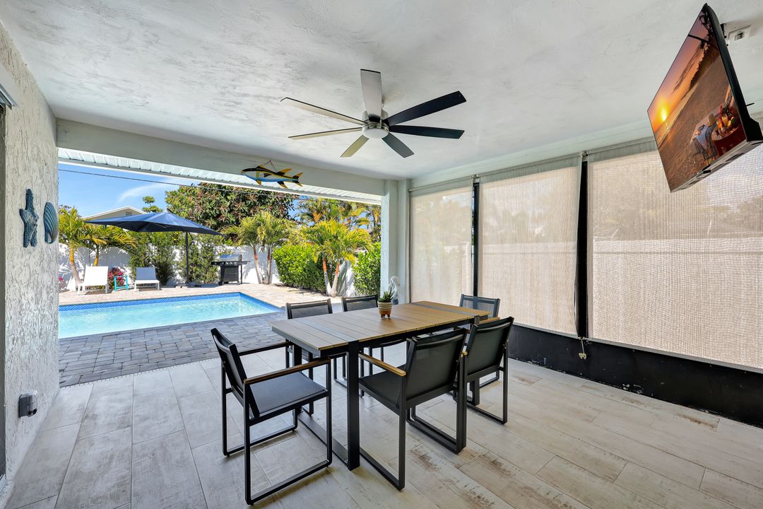 761 99th Ave N, Naples, FL 34108