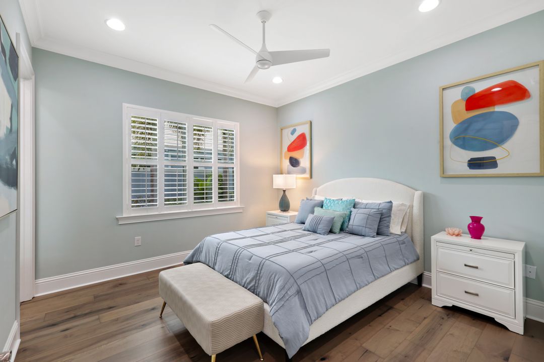 6485 Arriba Ave, Naples, FL 34113