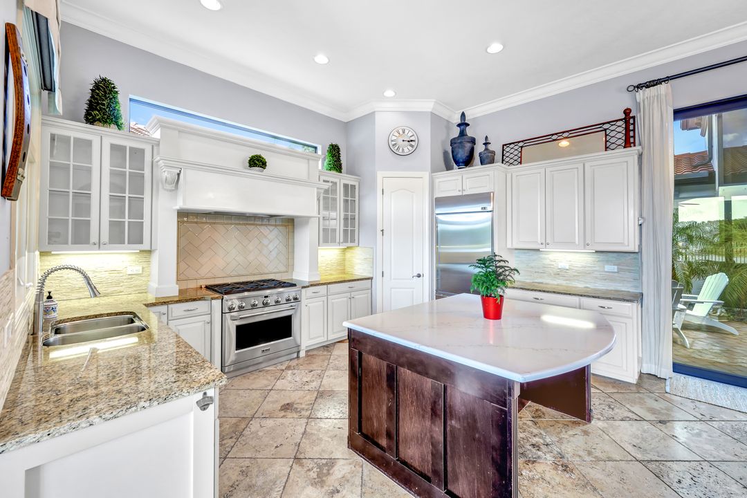 16811 Cabreo Dr, Naples, FL 34110