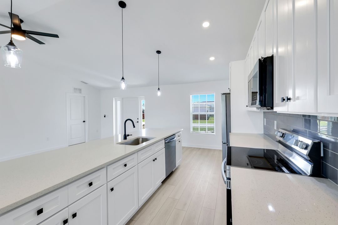 1517 NE 23rd St, Cape Coral, FL 33909