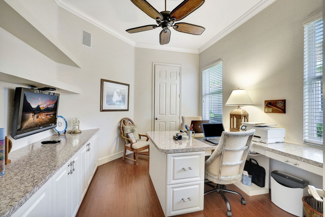 6151 Ashwood Ln, Naples, FL 34110