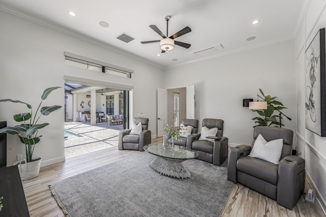 9071 Sorreno Ct, Naples, FL 34119