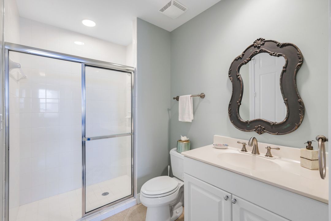 400 Flagship Dr #1206, Naples, FL 34108