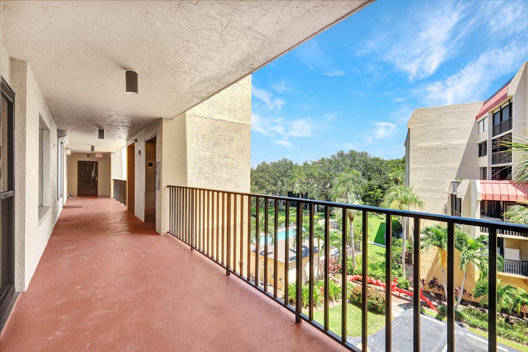 7129 Lakeridge View Court #302, Fort Myers, FL 33907