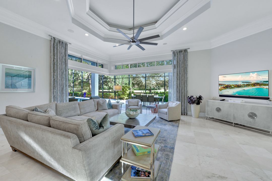 253 Cheshire Way, Naples, FL 34110