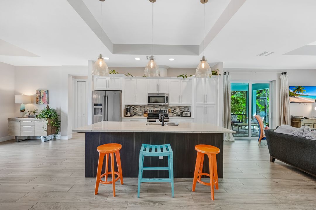 109 W Hilo St, Naples, FL 34113
