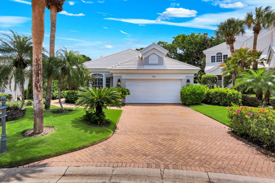 15248 Devon Green Ln, Naples, FL 34110
