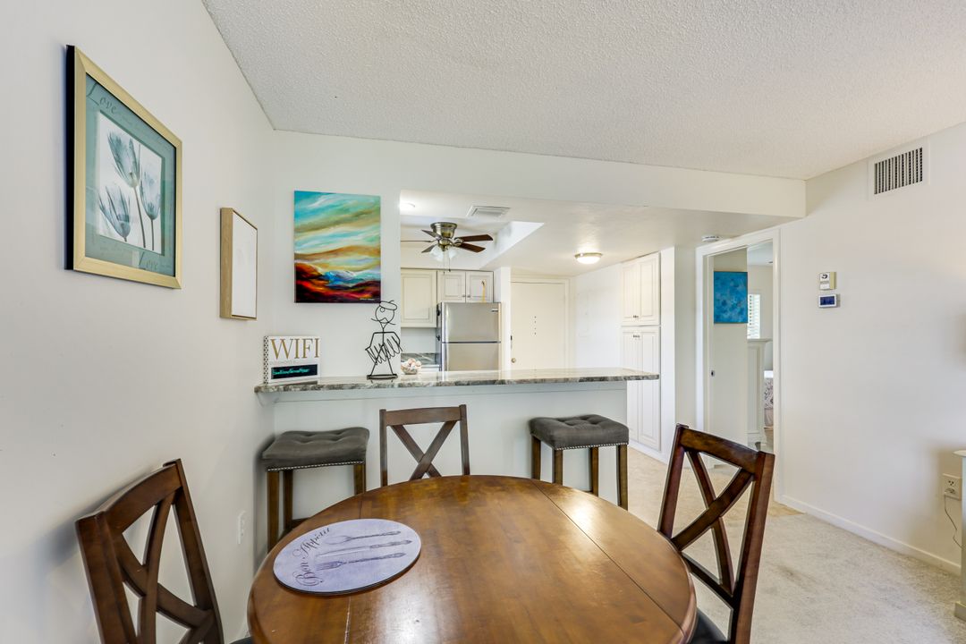 5 High Point Cir W #204, Naples, FL 34103