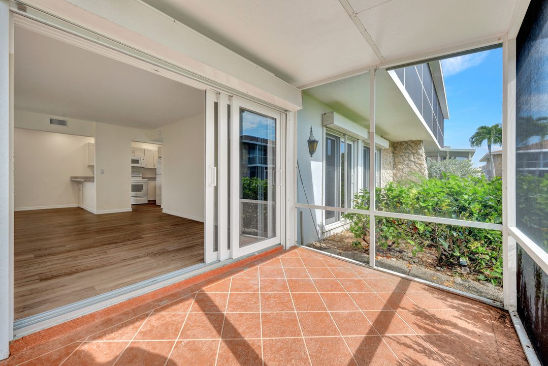 330 Kon Tiki Dr #D-1, Naples, FL 34113