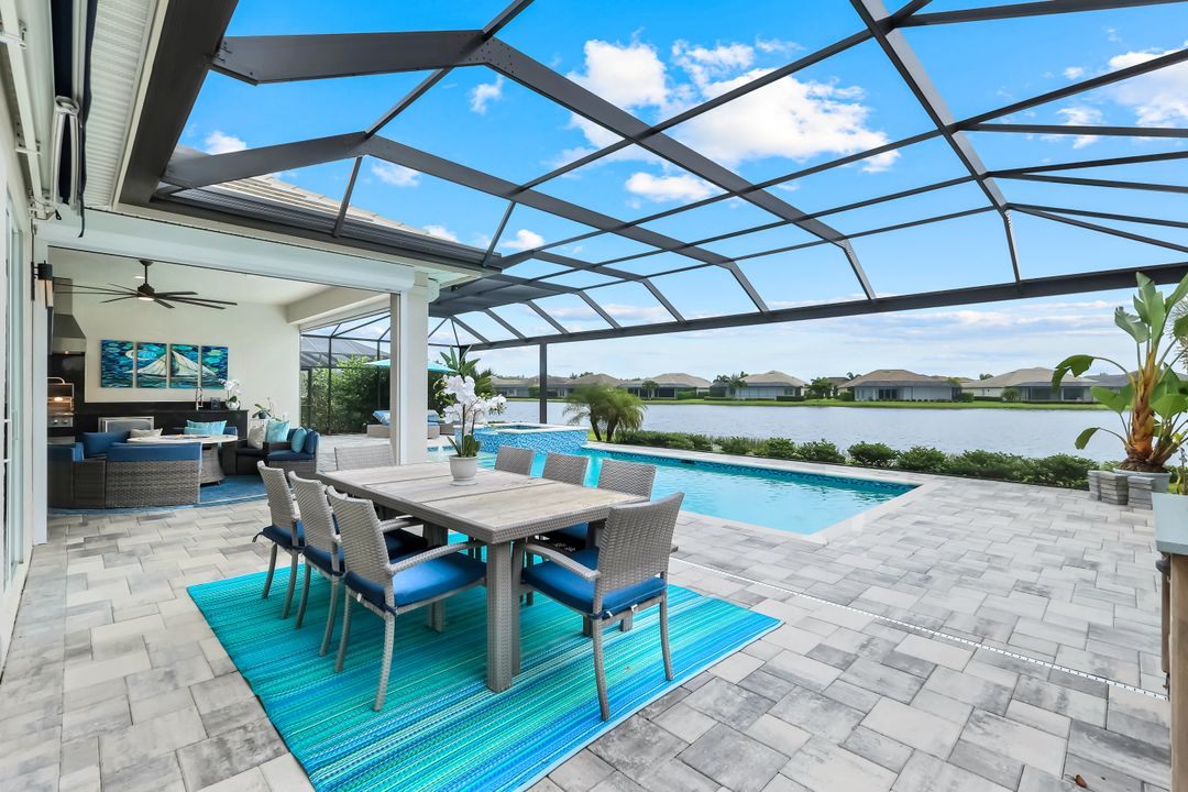 14386 Laguna Spgs Ln, Naples, FL 34114