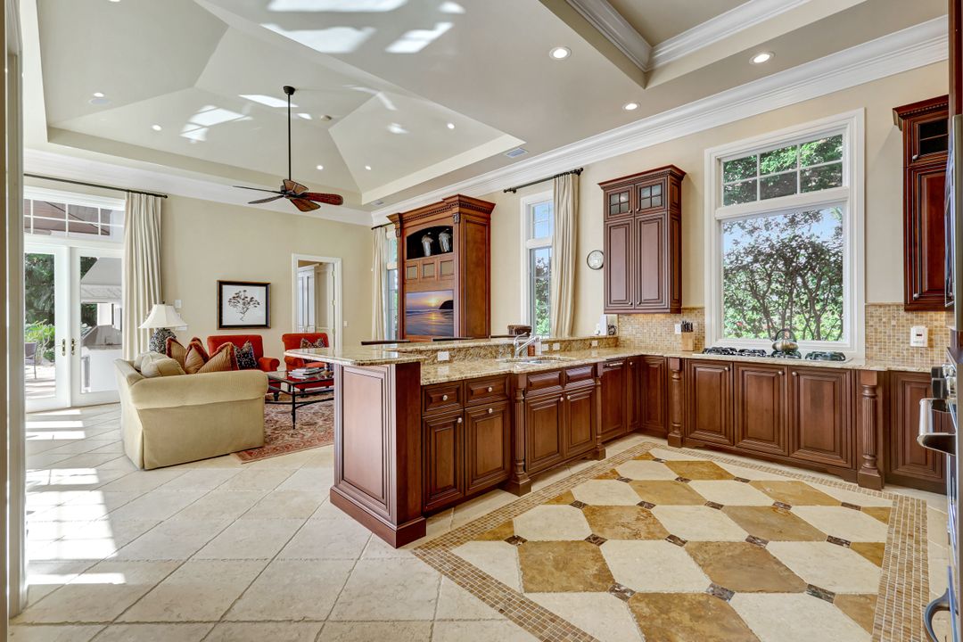 2249 Miramonte Ct, Naples, FL 34105