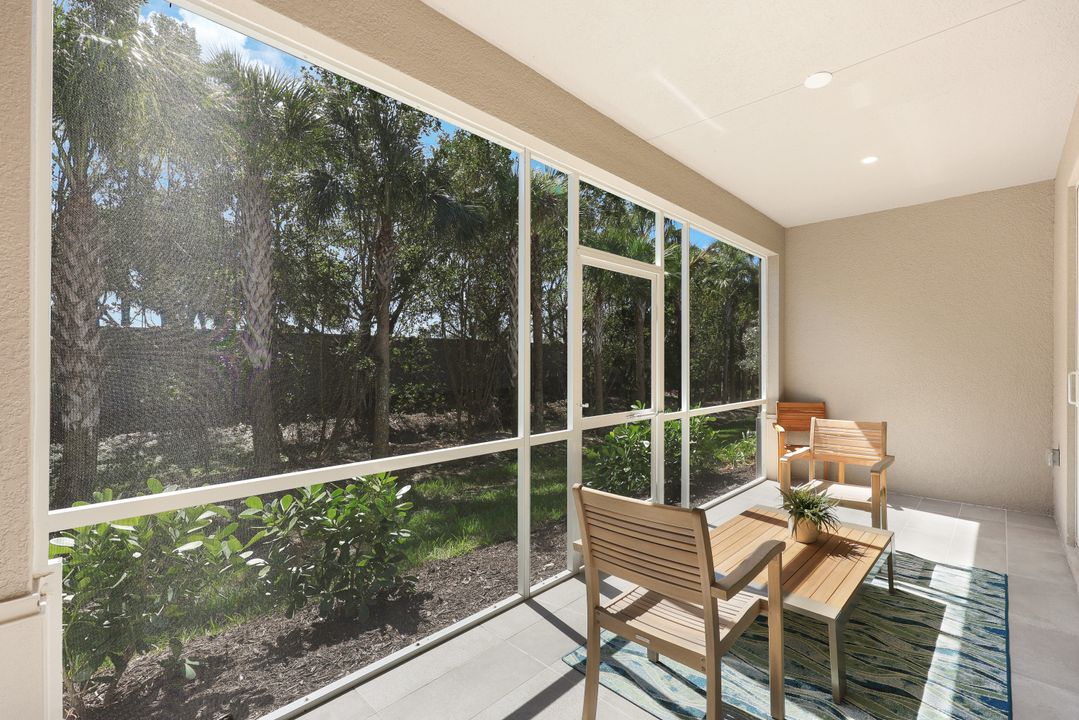 262 Indies Dr E #102, Naples, FL 34114