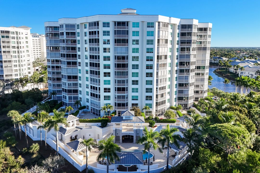 300 Dunes Blvd #203, Naples, FL 34110