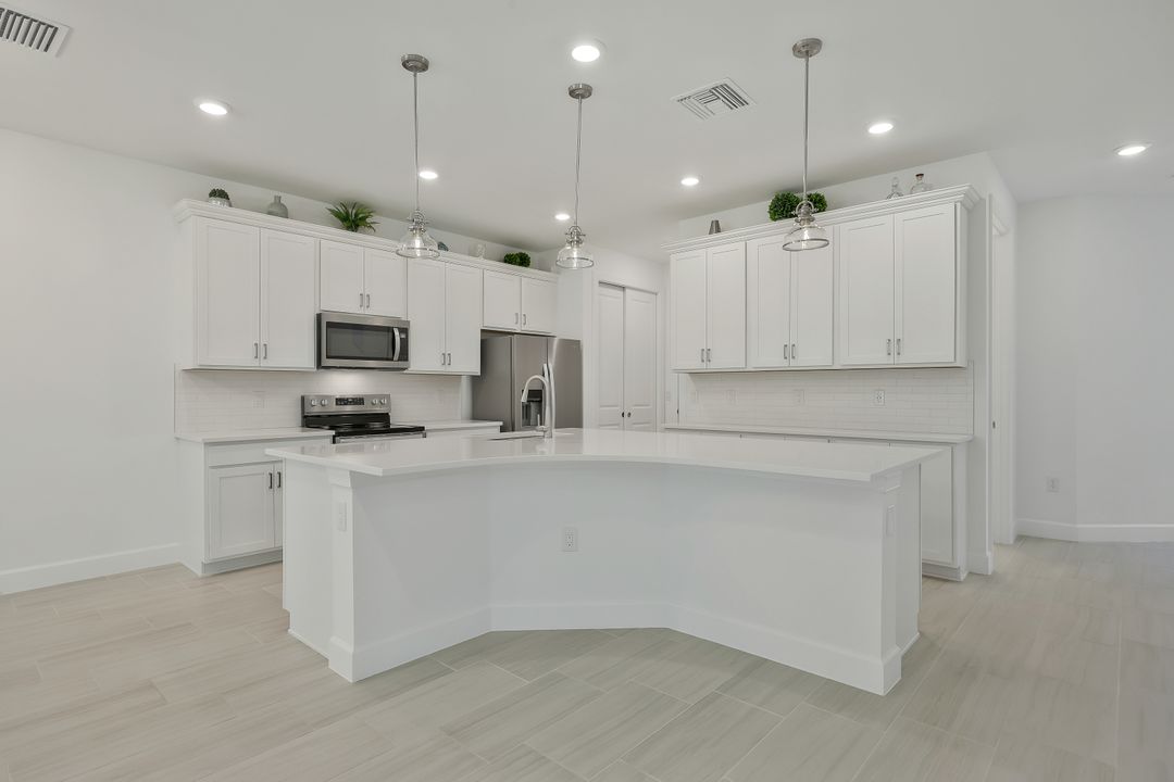 4184 Sonoma Oaks Cir, Naples, FL 34119