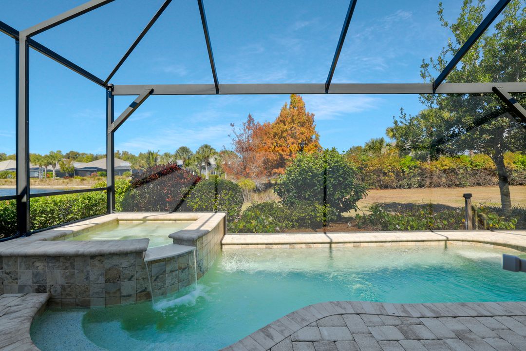 5665 Highbourne Dr, Naples, FL 34113