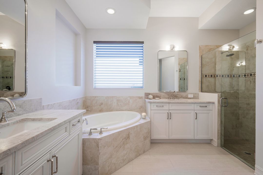 7319 Lantana Cir, Naples, FL 34119