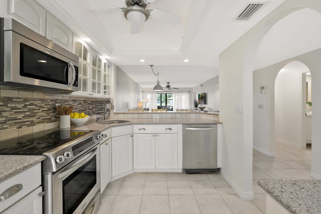 601 Augusta Blvd #601-4, Naples, FL 34113