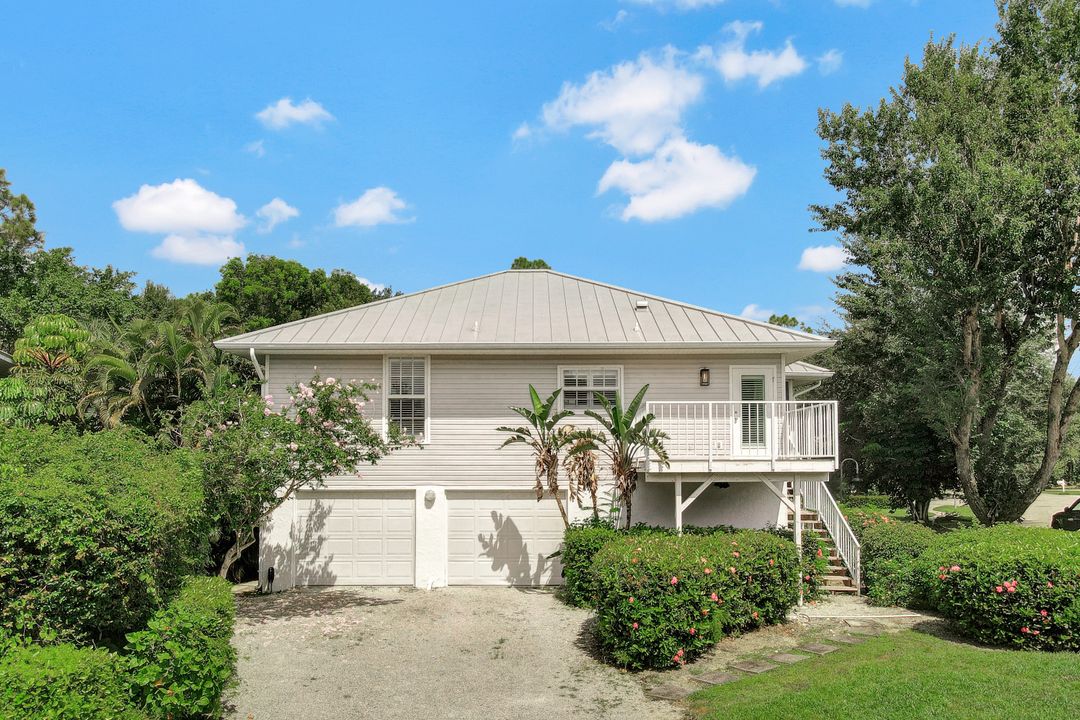 3625 Cottage Club Ln, Naples, FL 34105