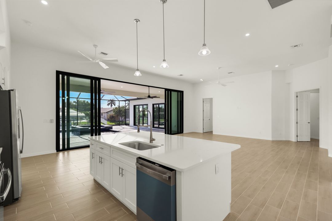 4817 Pelican Blvd, Cape Coral, FL 33914