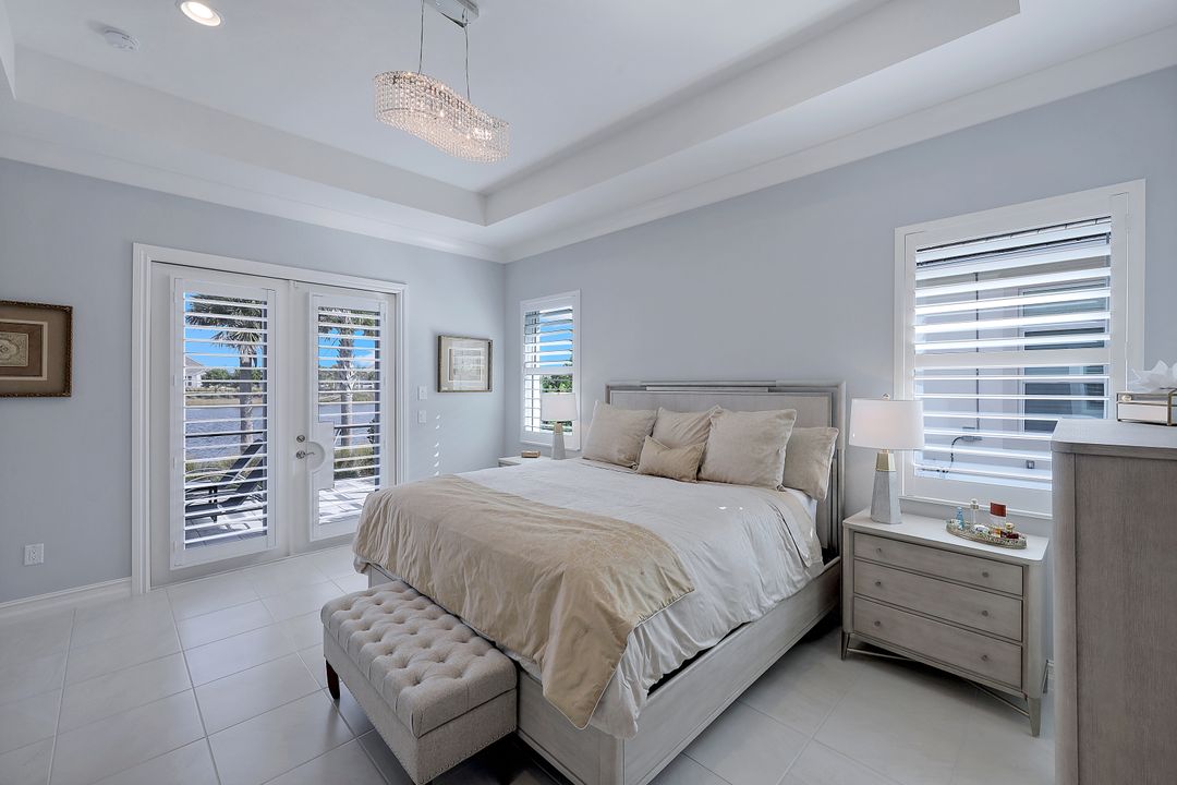 6177 Megans Bay Dr, Naples, FL 34112