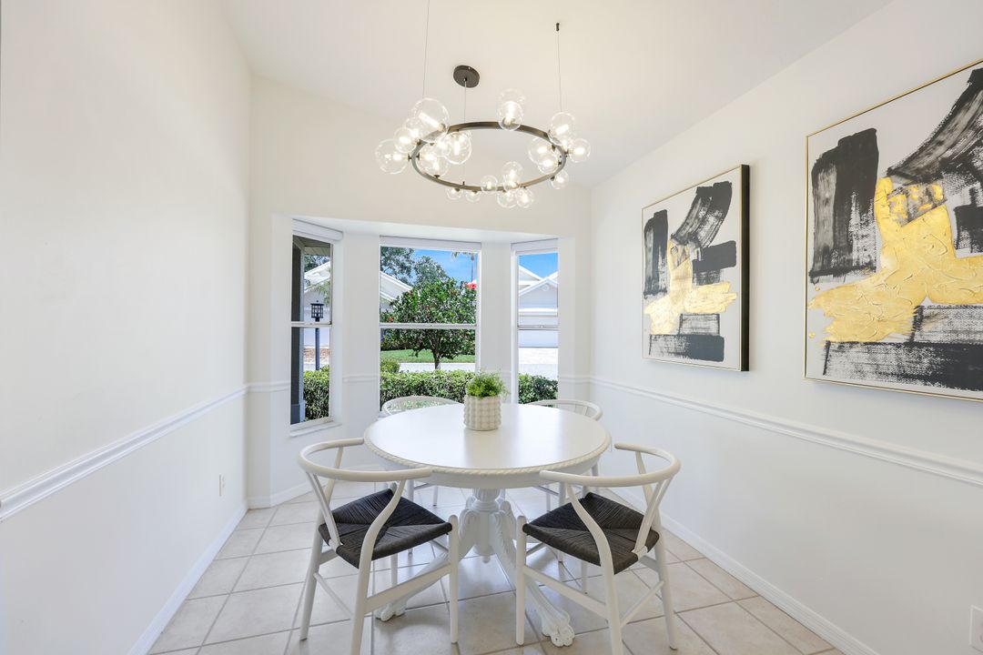 1588 Weybridge Cir, Naples, FL 34110