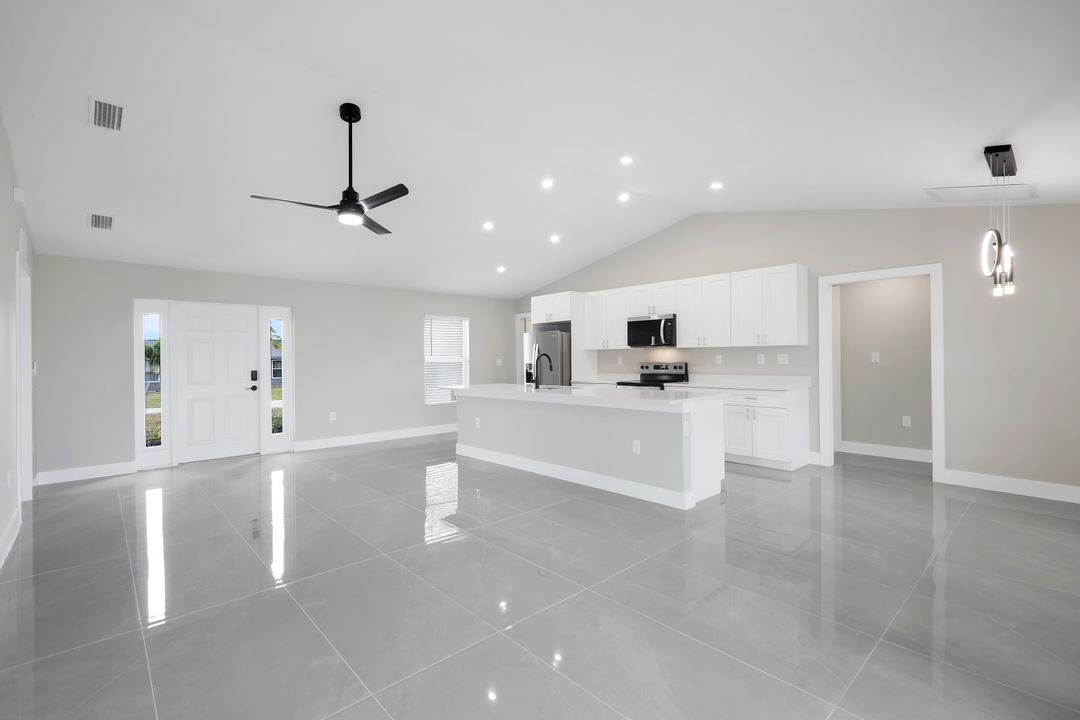 2208 NE 23rd Ave, Cape Coral, FL 33909