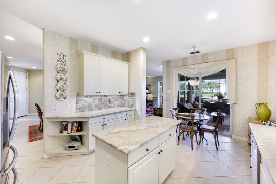 4805 Shinnecock Hills Ct #102, Naples, FL 34112
