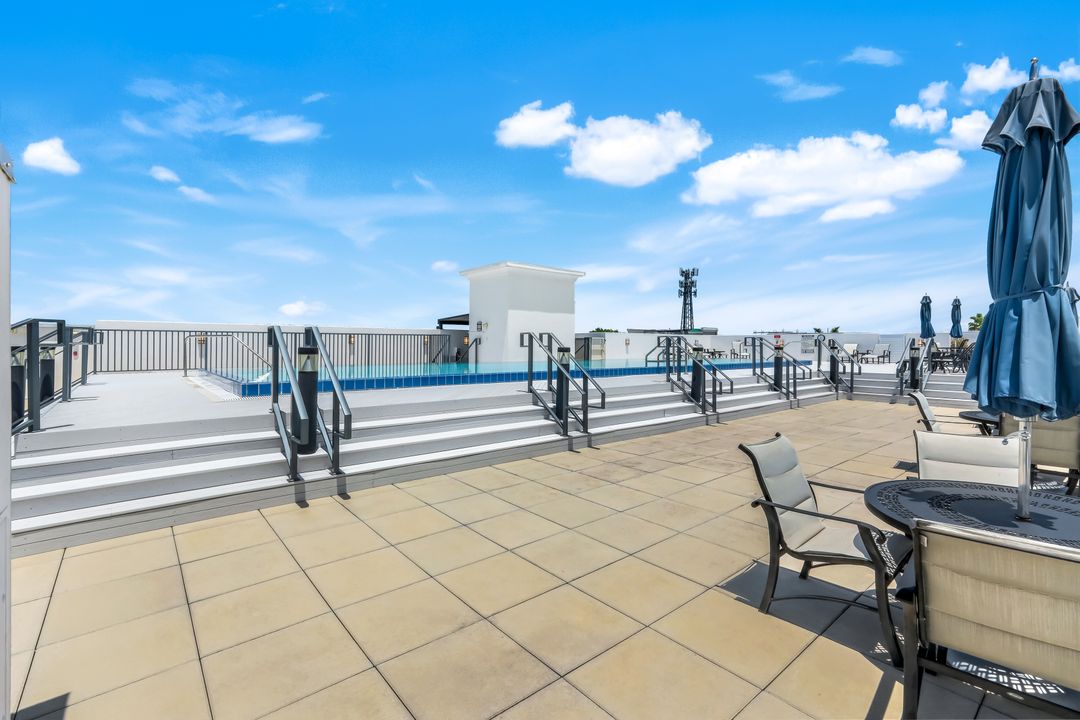 875 6th Ave S #303, Naples, FL 34102
