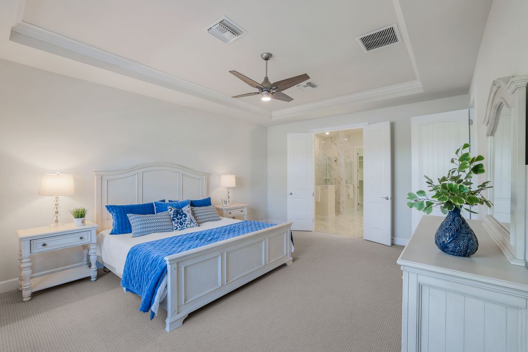 9493 Night Heron Ln, Naples, FL 34120