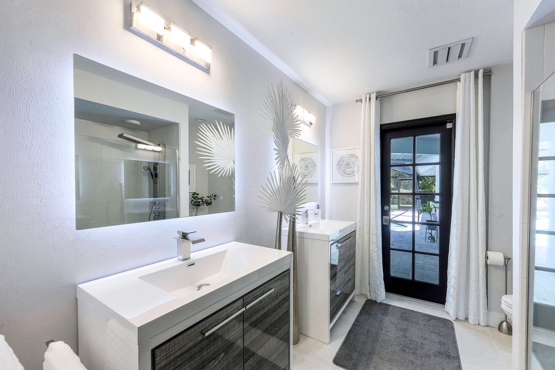 6010 Standing Oaks Ln, Naples, FL 34119