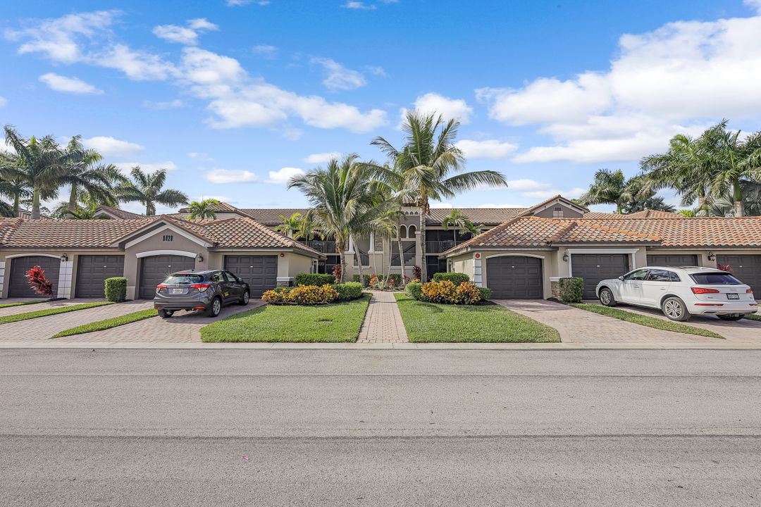 9828 Venezia Cir #1124, Naples, FL 34113