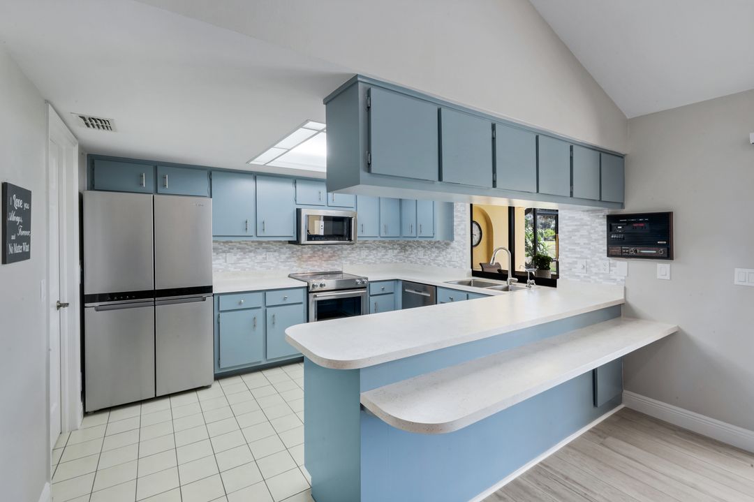 3718 SE 8th Ave, Cape Coral, FL 33904