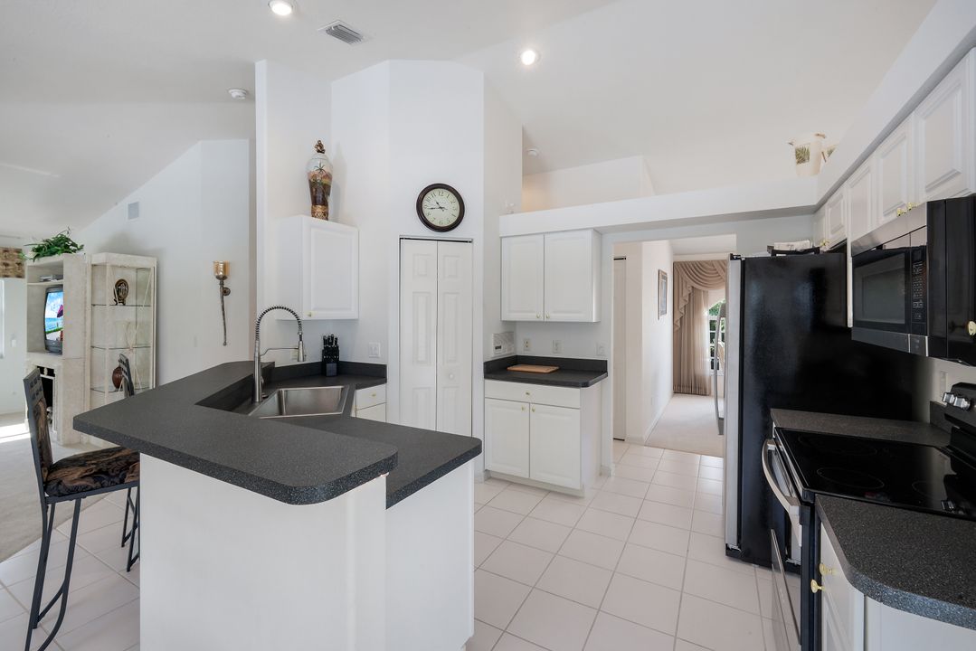 2725 SW 46th Terrace, Cape Coral, FL 33914