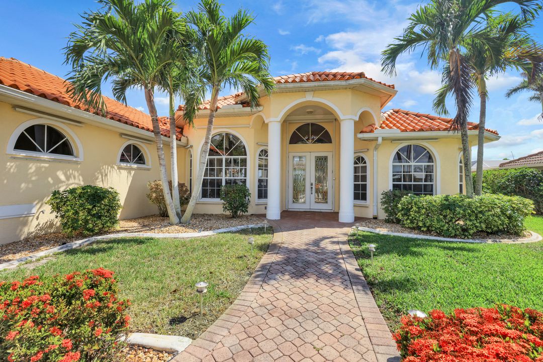 2008 Palaco Grande Pkwy, Cape Coral, FL 33904