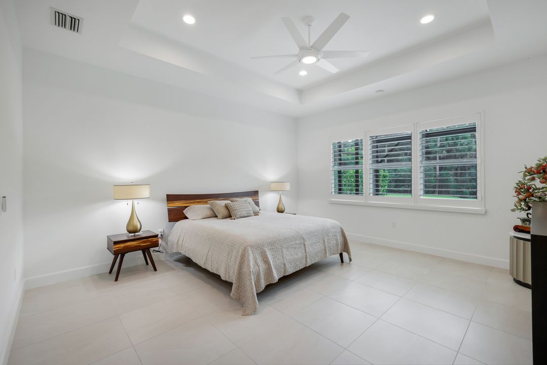 11698 Jasper Ct, Naples, FL 34120