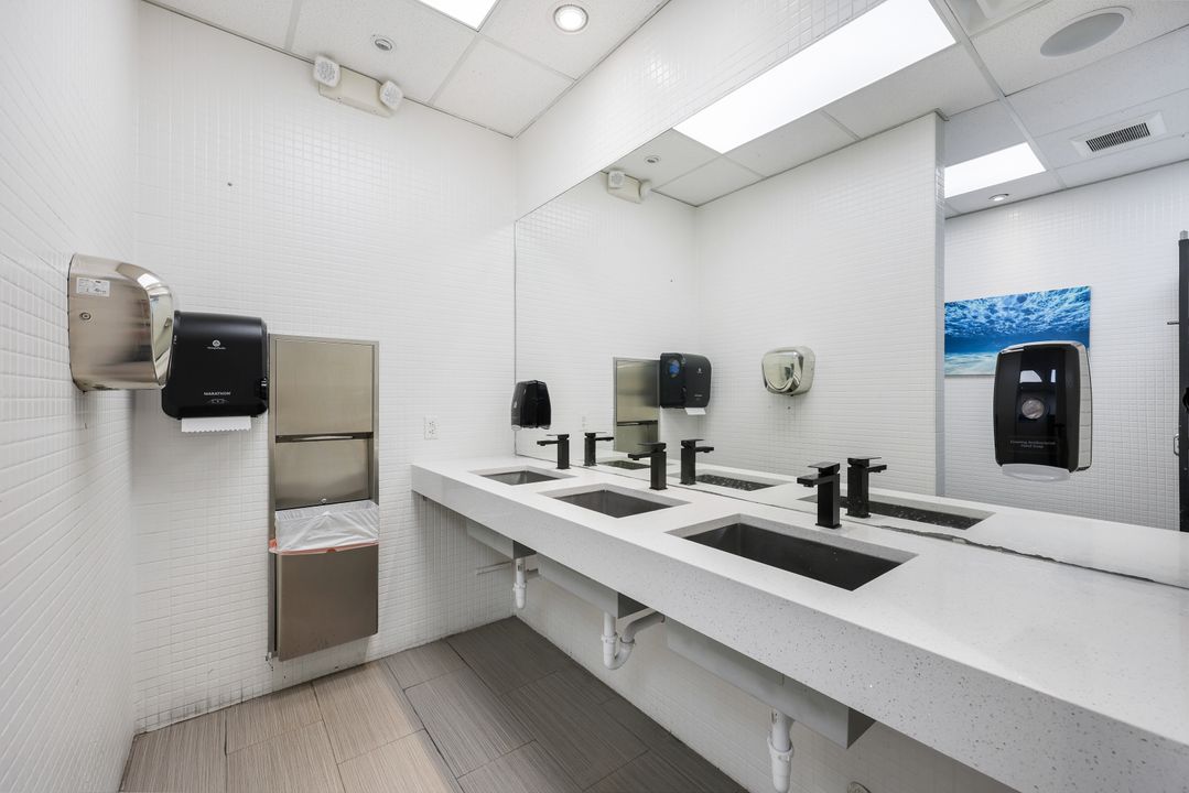 11983 Tamiami Trl N, Naples, FL 34110